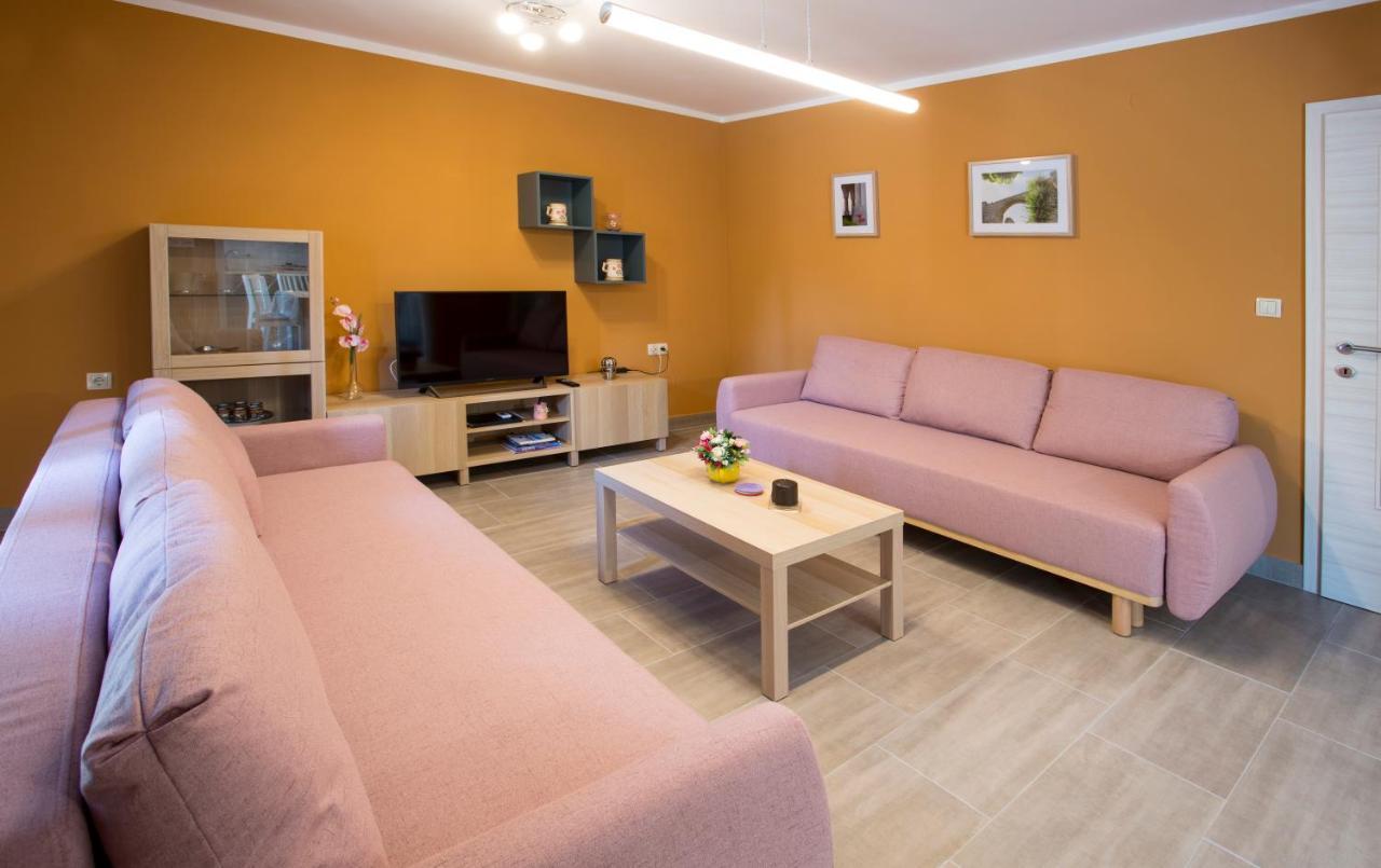 Apartman Lori 卡斯塔 外观 照片